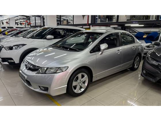 HONDA CIVIC 1.8 LXS 16V FLEX 4P MANUAL HONDA CIVIC 1.8 LXS 16V FLEX 4P MANUAL